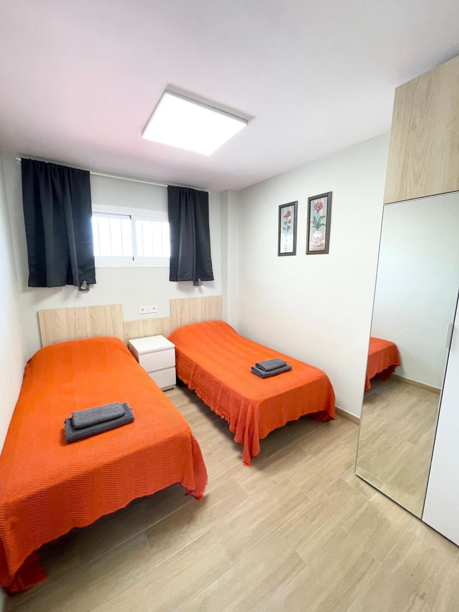 New Square Ibiza Apartment Бенидорм Екстериор снимка